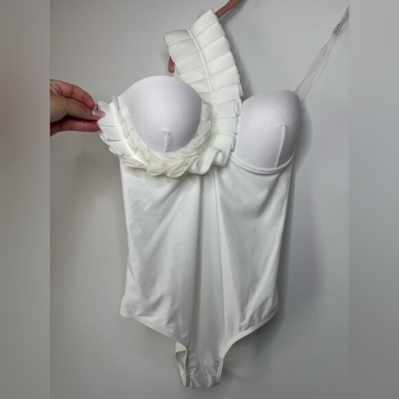 Elegant White Ruffled Bathing Suit – Size Large – Never Worn - Picture 2 of 6